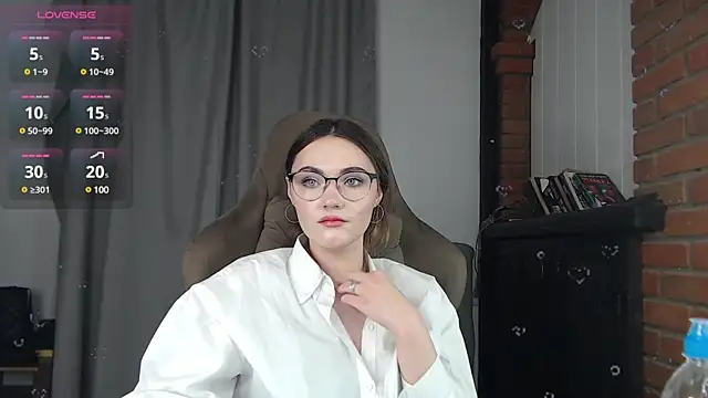 Snapshot of Kira_Jin chatting on 02-14-25, 11:53 Kira Jin online show from 02-14-25, 11:53