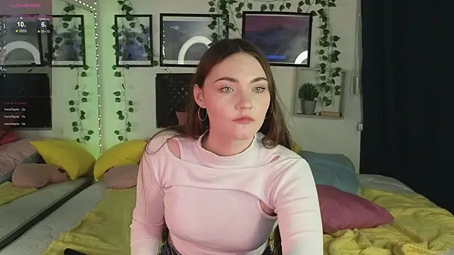 Snapshot of Kira_Jin chatting on 02-19-25, 12:33 Kira Jin online show from 02-19-25, 12:33