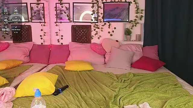 Snapshot of Kira_Jin chatting on 02-22-25, 11:35 Kira Jin online show from 02-22-25, 11:35