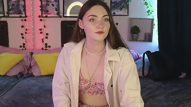 Snapshot of Kira_Jin chatting on 03-21-25, 06:38 Kira Jin online show from 03-21-25, 06:38