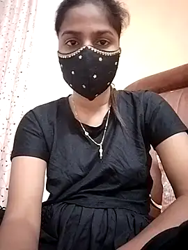 Snapshot of fuungirl38 chatting on 11-21-25, 04:49 fuungirl38 online show from 11-21-25, 04:49