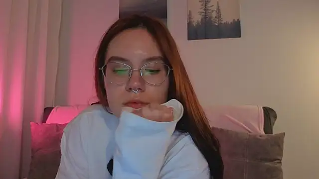 Snapshot of Mia_Luw chatting on 07-22-26, 04:10 Mia Luw online show from 07-22-26, 04:10