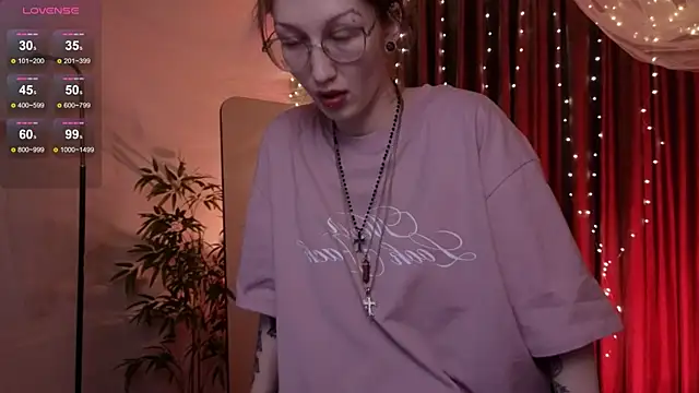 Snapshot of lissaros chatting on 12-15-25, 05:12 lissaros online show from 12-15-25, 05:12