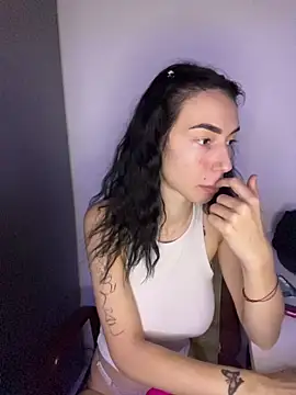 Snapshot of Celine_Roxelle chatting on 11-27-25, 01:24 Celine Roxelle online show from 11-27-25, 01:24