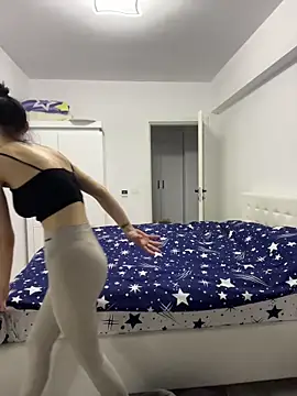 Snapshot of Celine_Roxelle chatting on 01-15-26, 01:48 Celine Roxelle online show from 01-15-26, 01:48