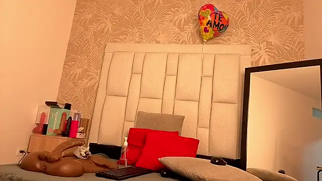 dafnnelewis online show from 12-01-25, 11:15