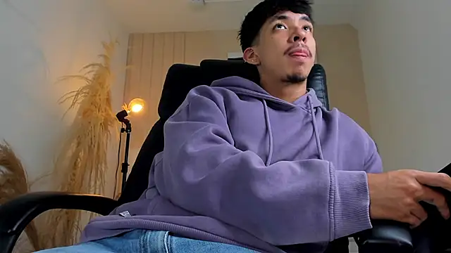 ISAAC CRYSTON online show from 12-03-25, 07:45