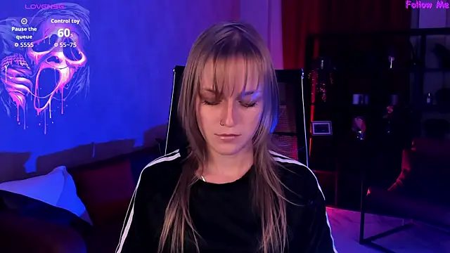 Snapshot of KiraMontoya chatting on 09-13-25, 05:46 KiraMontoya online show from 09-13-25, 05:46