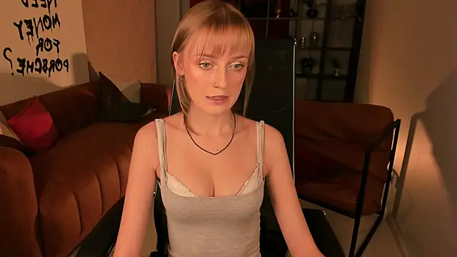 Snapshot of KiraMontoya chatting on 11-13-25, 05:34 KiraMontoya online show from 11-13-25, 05:34