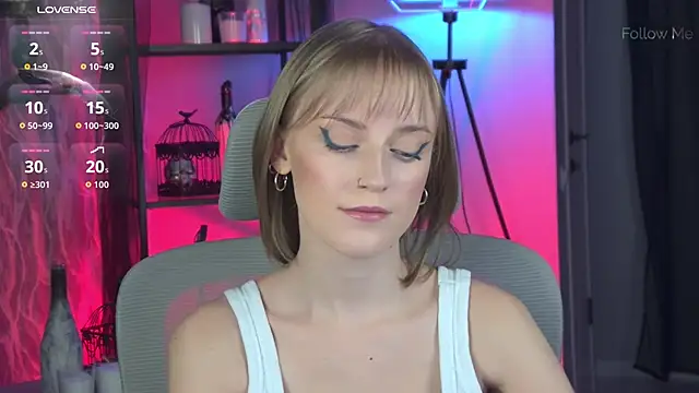 Snapshot of KiraMontoya chatting on 01-05-26, 05:49 KiraMontoya online show from 01-05-26, 05:49