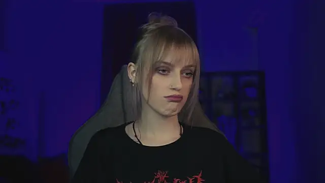 Snapshot of KiraMontoya chatting on 02-03-26, 02:53 KiraMontoya online show from 02-03-26, 02:53