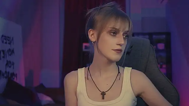 Snapshot of KiraMontoya chatting on 02-04-26, 02:50 KiraMontoya online show from 02-04-26, 02:50