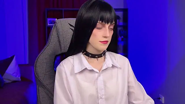 Snapshot of KiraMontoya chatting on 03-20-26, 12:15 KiraMontoya online show from 03-20-26, 12:15