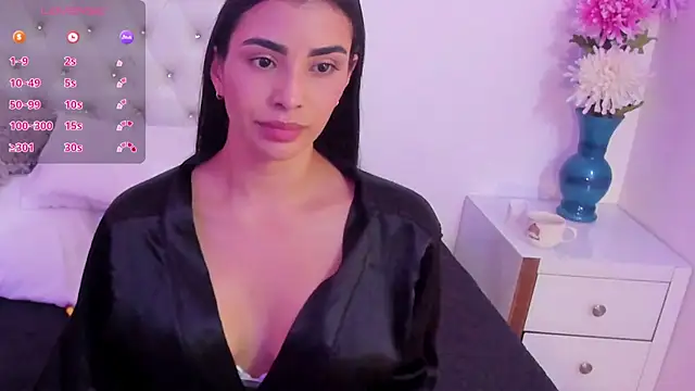 Snapshot of FelicityAdams chatting on 03-18-25, 03:31 FelicityAdams online show from 03-18-25, 03:31