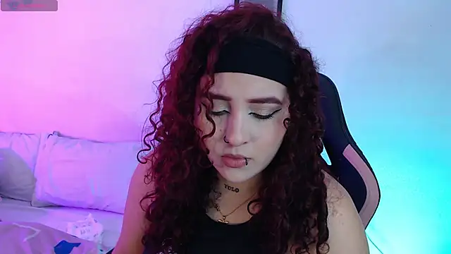 Snapshot of alaia_sweetxxx chatting on 05-04-26, 11:01 alaia sweetxxx online show from 05-04-26, 11:01