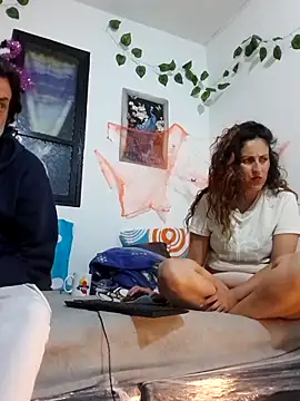 jeans and emma online show from 10-24-25, 01:46