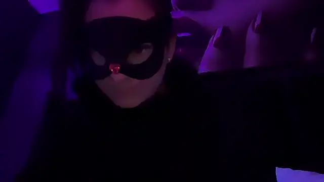 Snapshot of Loveblackzilla chatting on 02-28-25, 08:07 Loveblackzilla online show from 02-28-25, 08:07