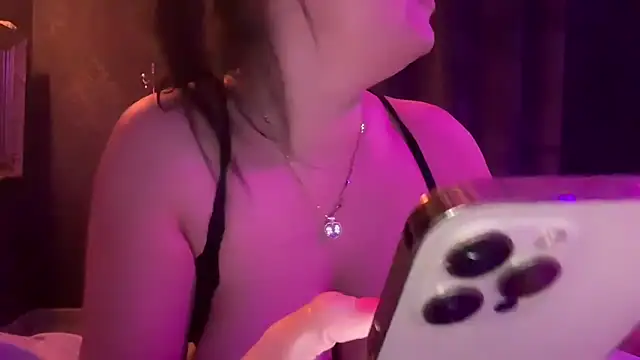 Snapshot of Loveblackzilla chatting on 03-09-25, 11:46 Loveblackzilla online show from 03-09-25, 11:46