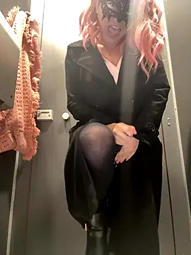 Loveblackzilla online show from 11-25-25, 01:11