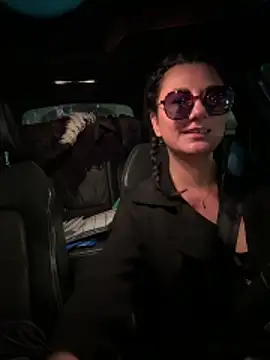 Loveblackzilla online show from 11-28-25, 05:26