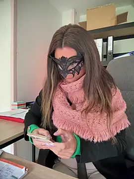 Loveblackzilla online show from 02-04-26, 12:44