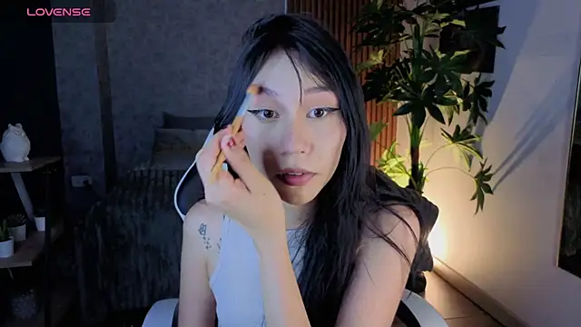 Miaa Lee7 online show from 07-30-26, 09:47