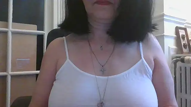 Snapshot of sarahspotlight chatting on 09-09-25, 11:54 sarahspotlight online show from 09-09-25, 11:54