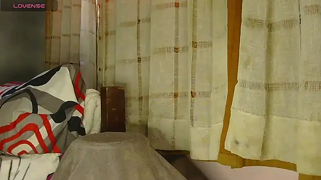 Snapshot of blondiebbc chatting on 02-19-26, 01:18 blondiebbc online show from 02-19-26, 01:18