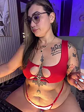 Snapshot of Madissonlove_1 chatting on 05-16-26, 02:27 Madissonlove 1 online show from 05-16-26, 02:27