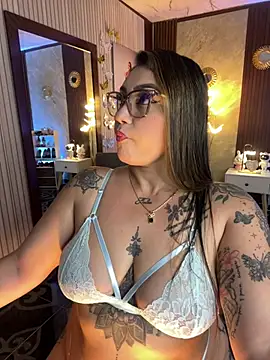 Snapshot of Madissonlove_1 chatting on 07-20-26, 10:12 Madissonlove 1 online show from 07-20-26, 10:12