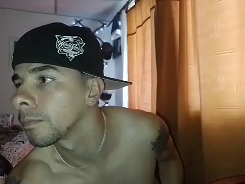 Snapshot of venusfranco_94 chatting on 10-16-25, 05:25 venusfranco 94 online show from 10-16-25, 05:25