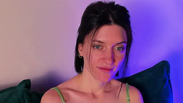 Snapshot of roxy_riot_ chatting on 02-09-25, 07:49 roxy riot online show from 02-09-25, 07:49