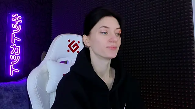 Snapshot of roxy_riot_ chatting on 03-16-25, 01:28 roxy riot online show from 03-16-25, 01:28