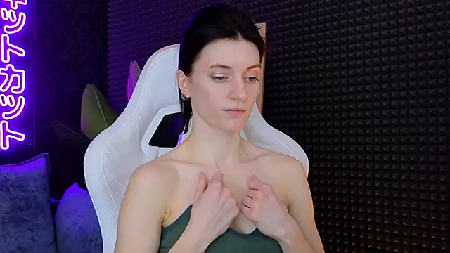 Snapshot of roxy_riot_ chatting on 03-16-25, 04:30 roxy riot online show from 03-16-25, 04:30