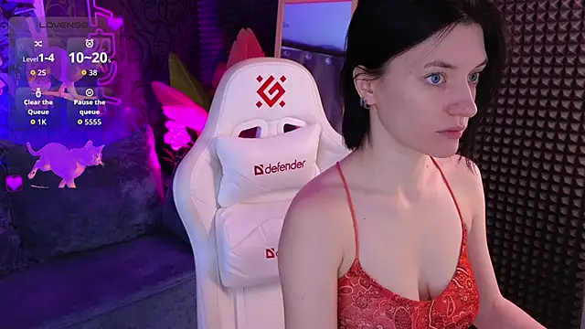 Snapshot of roxy_riot_ chatting on 09-30-25, 01:21 roxy riot online show from 09-30-25, 01:21