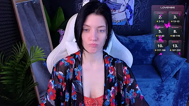 Snapshot of roxy_riot_ chatting on 11-15-25, 01:25 roxy riot online show from 11-15-25, 01:25