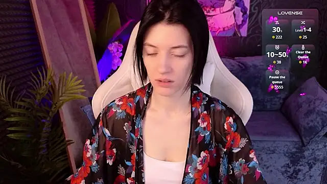 Snapshot of roxy_riot_ chatting on 11-20-25, 01:28 roxy riot online show from 11-20-25, 01:28