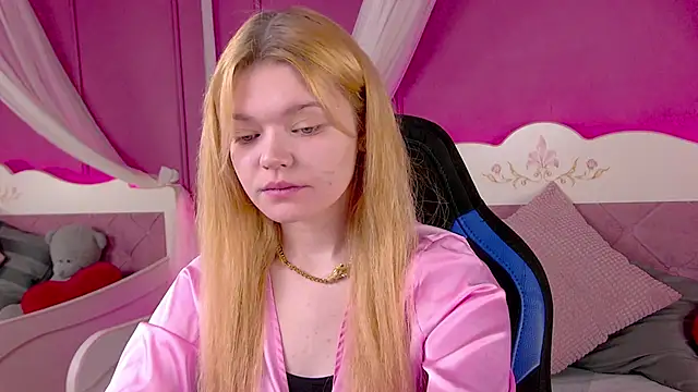 AdeleCartier online show from 03-07-25, 12:48