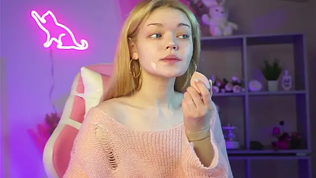 AdeleCartier online show from 03-19-25, 12:26