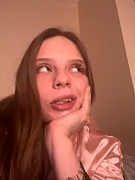 Snapshot of autumnbabydolll chatting on 09-21-25, 06:04 autumnbabydolll online show from 09-21-25, 06:04