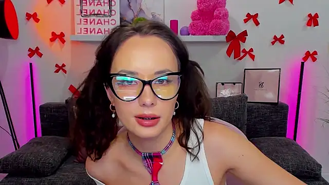 Snapshot of Suga_babe chatting on 02-20-25, 12:36 Suga babe online show from 02-20-25, 12:36