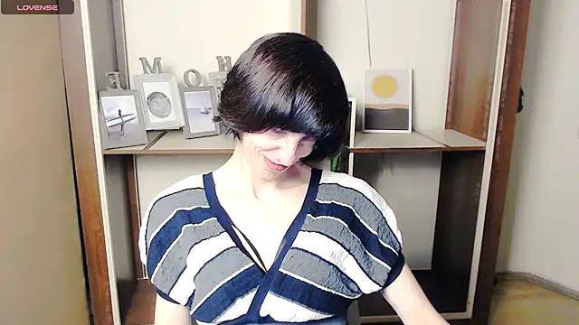  AngeliaFlow  online show from 10-16-25, 06:25