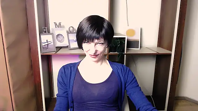  AngeliaFlow  online show from 11-18-25, 07:35