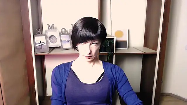  AngeliaFlow  online show from 11-22-25, 08:02