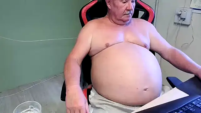 Snapshot of barenfan chatting on 03-01-25, 06:11 barenfan online show from 03-01-25, 06:11