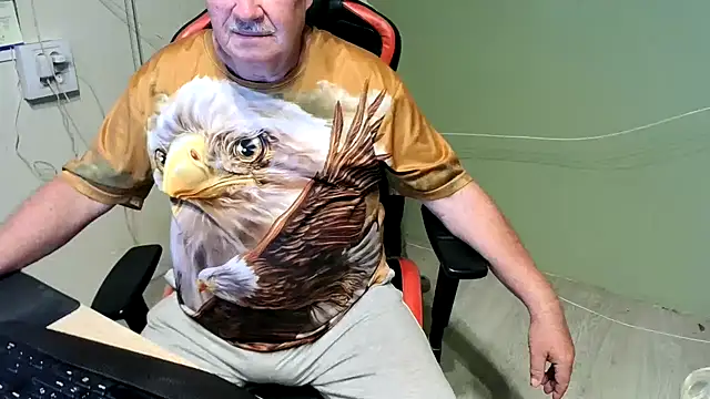 Snapshot of barenfan chatting on 03-03-25, 10:31 barenfan online show from 03-03-25, 10:31