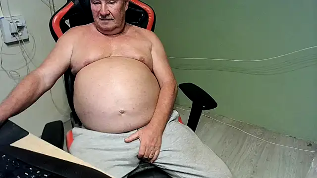 Snapshot of barenfan chatting on 03-06-25, 11:42 barenfan online show from 03-06-25, 11:42