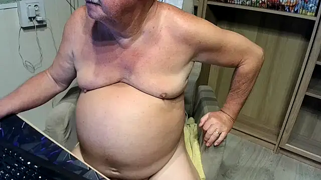 Snapshot of barenfan chatting on 10-28-25, 07:27 barenfan online show from 10-28-25, 07:27