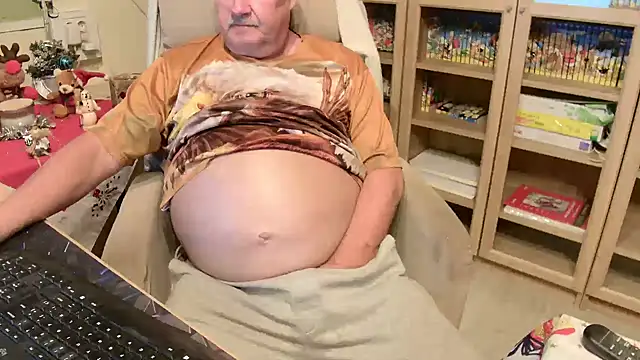 Snapshot of barenfan chatting on 12-20-25, 09:55 barenfan online show from 12-20-25, 09:55