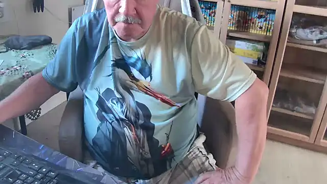 Snapshot of barenfan chatting on 01-17-26, 12:54 barenfan online show from 01-17-26, 12:54